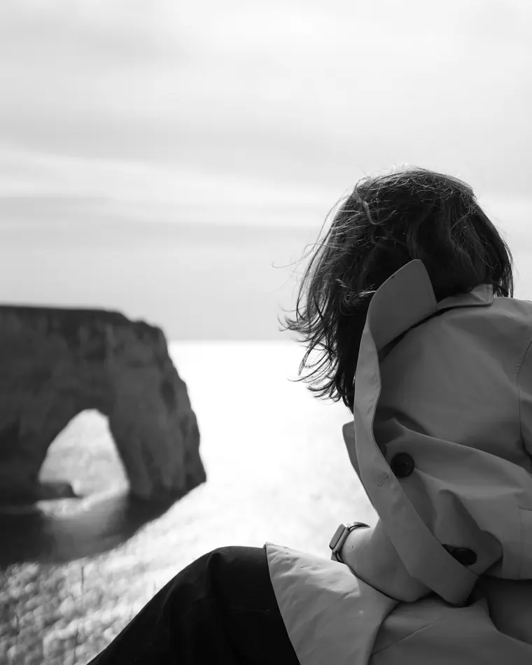Solo photoshoot on the cliffs of Étretat, Normandy