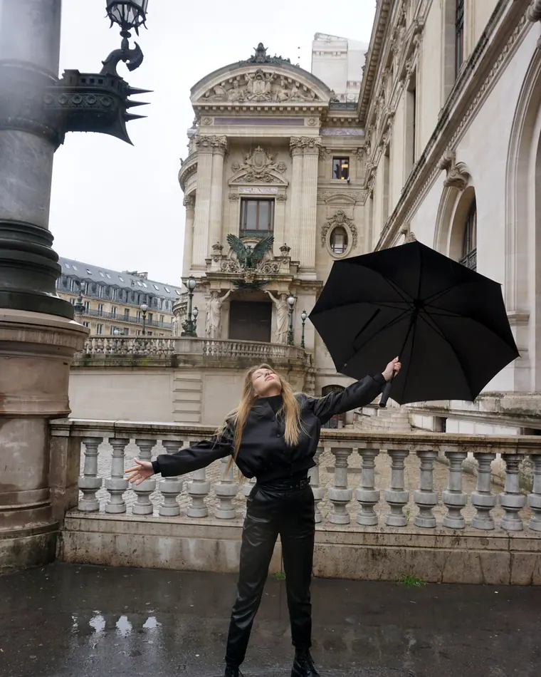 Solo photoshoot in Paris at the Opéra Garnier in the rain